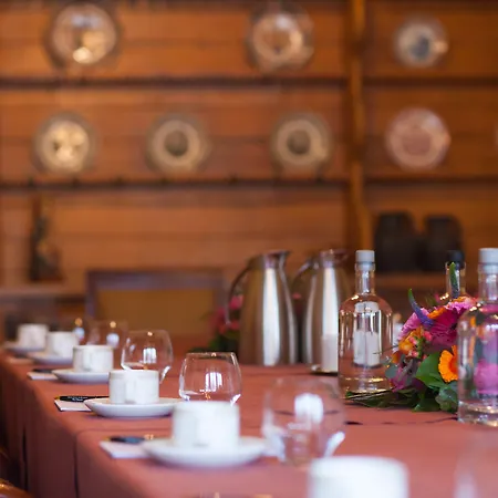 מלון Grand En De Draak 4*