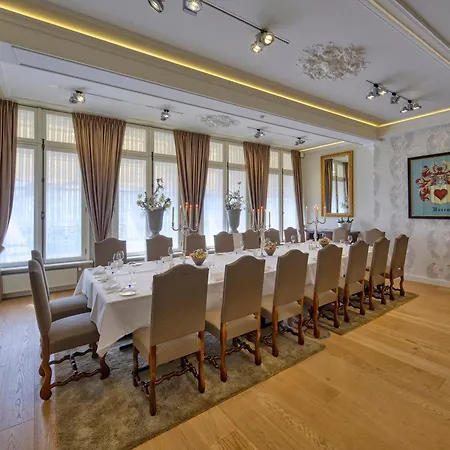 Hotel Grand En De Draak 4*