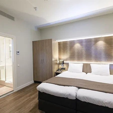 Grand En De Draak מלון 4*