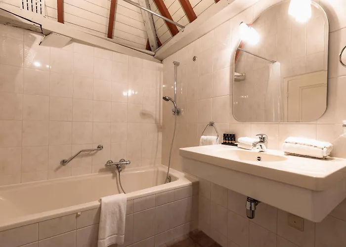 德拉科住宿大酒店 酒店