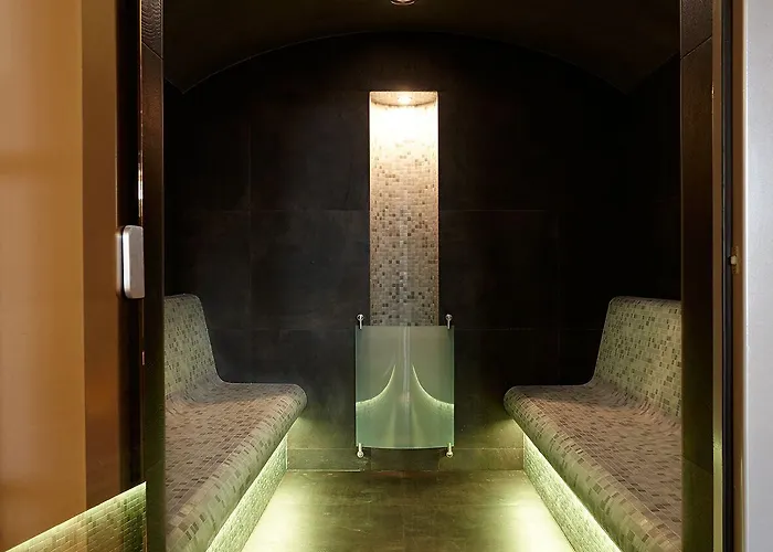 Hotel Grand En De Draak 4*