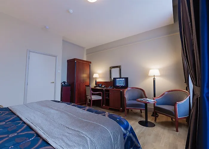 Grand En De Draak 4*