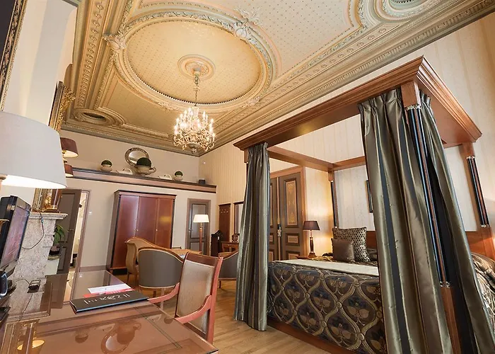 Grand En De Draak Hotel