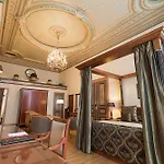 Grand En De Draak Hotel